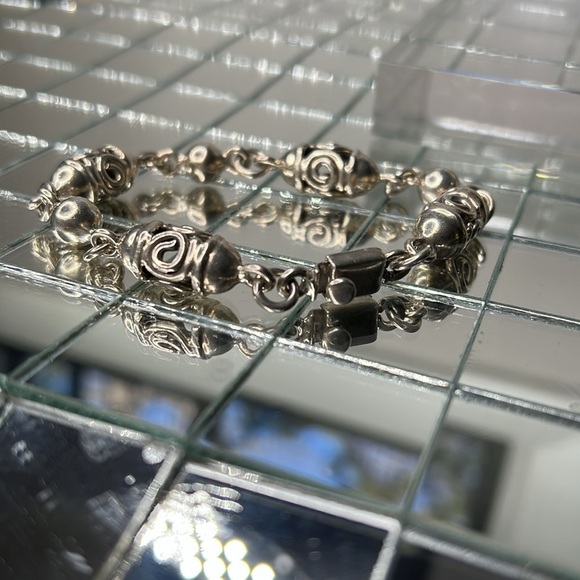 925 Sterling Silver 8” Beautiful Carved Silver Bracelet Made in Mexico - Picture 3 of 6